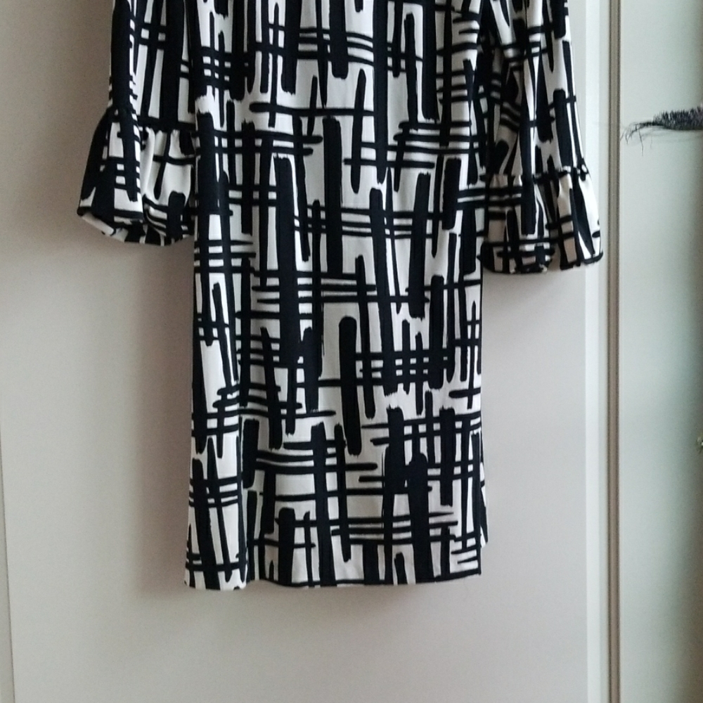 Dress - Picture 3 of 3